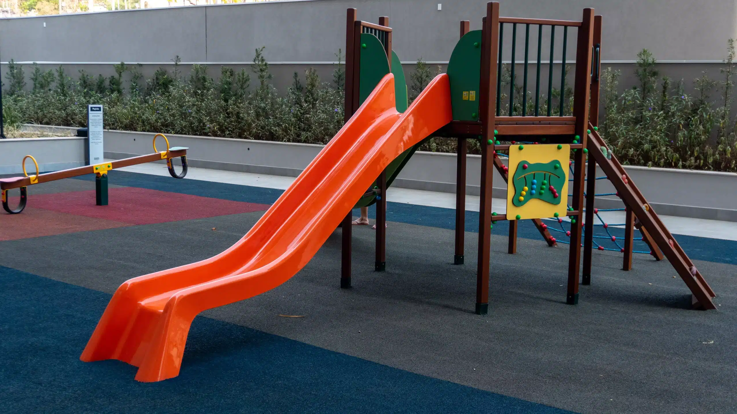 Criatividade e segurança piso para playground